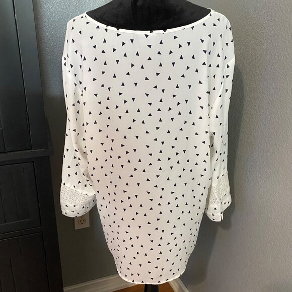 Van Heusen Blouse Women’s Size XL Tunic Geometric Sheer Keyhole Neck - Picture 7 of 11